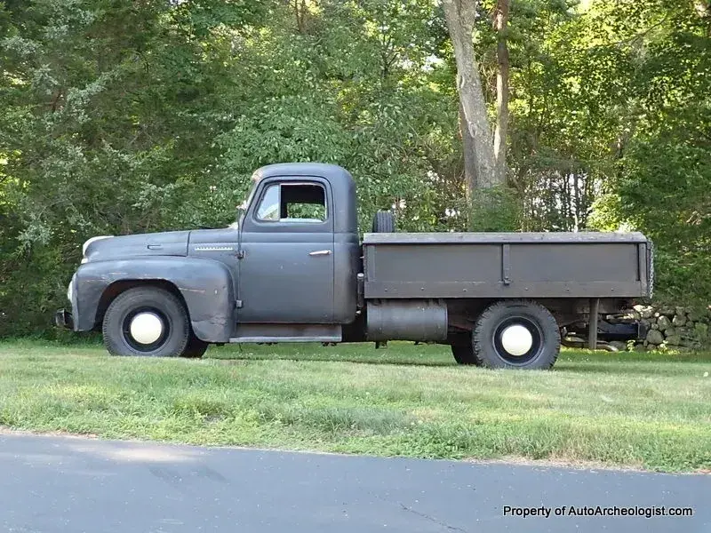 1952 International L120 Flatbed