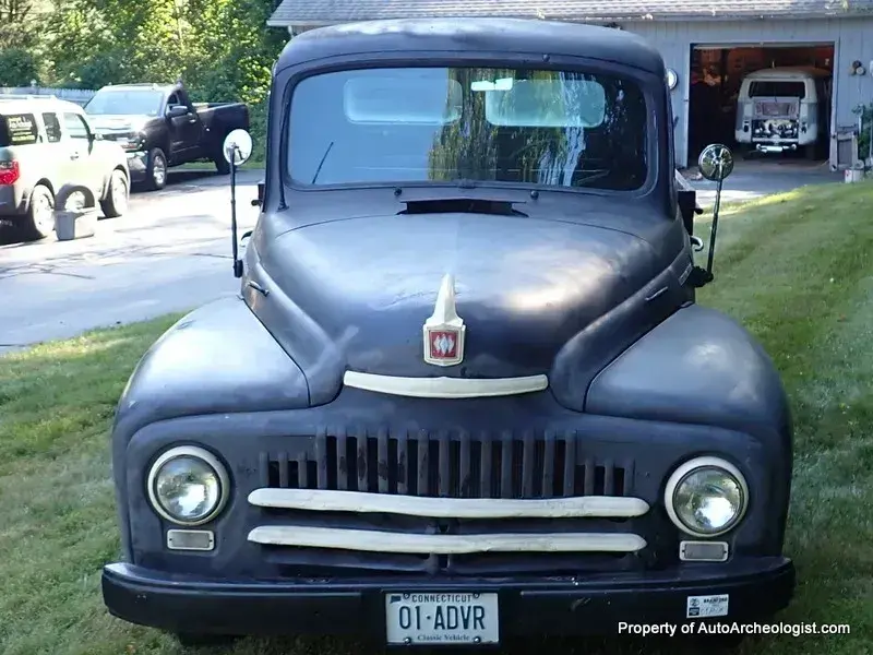 1952 International L120 Flatbed