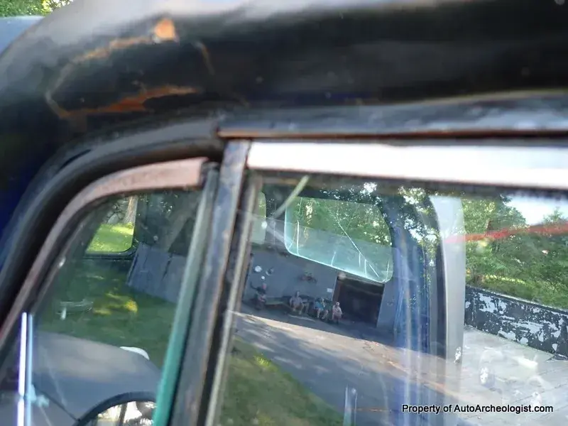 1952 International L120 Flatbed