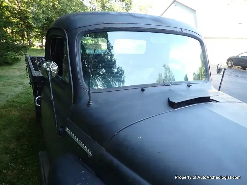 1952 International L120 Flatbed