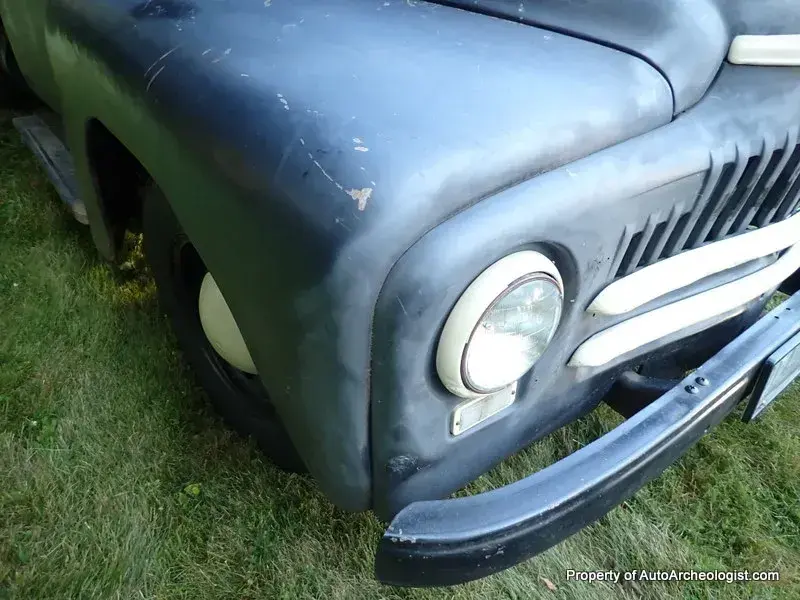 1952 International L120 Flatbed