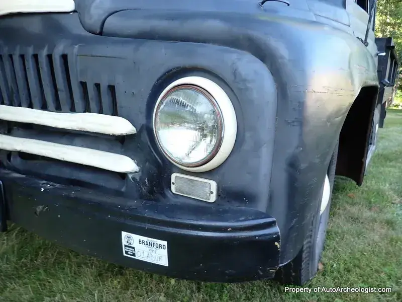 1952 International L120 Flatbed