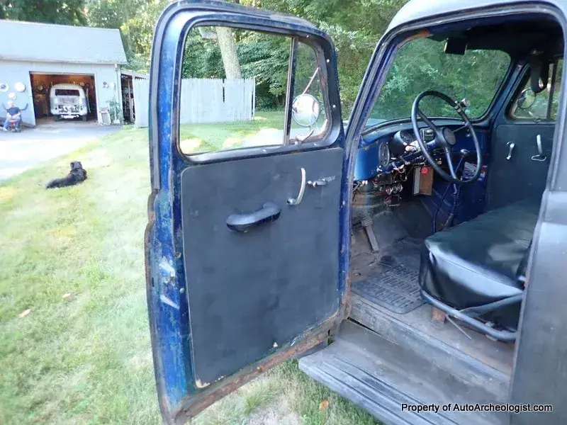 1952 International L120 Flatbed