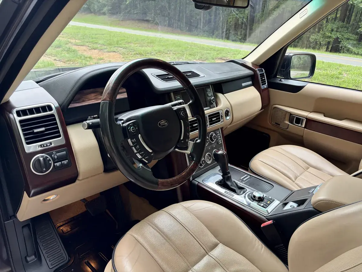 2012 Land Rover Range Rover HSE Luxury