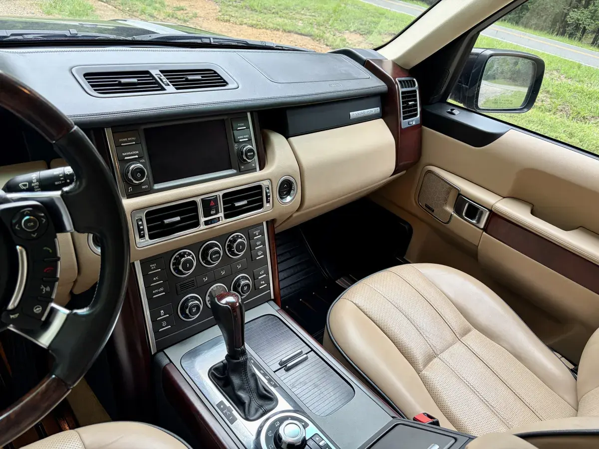 2012 Land Rover Range Rover HSE Luxury