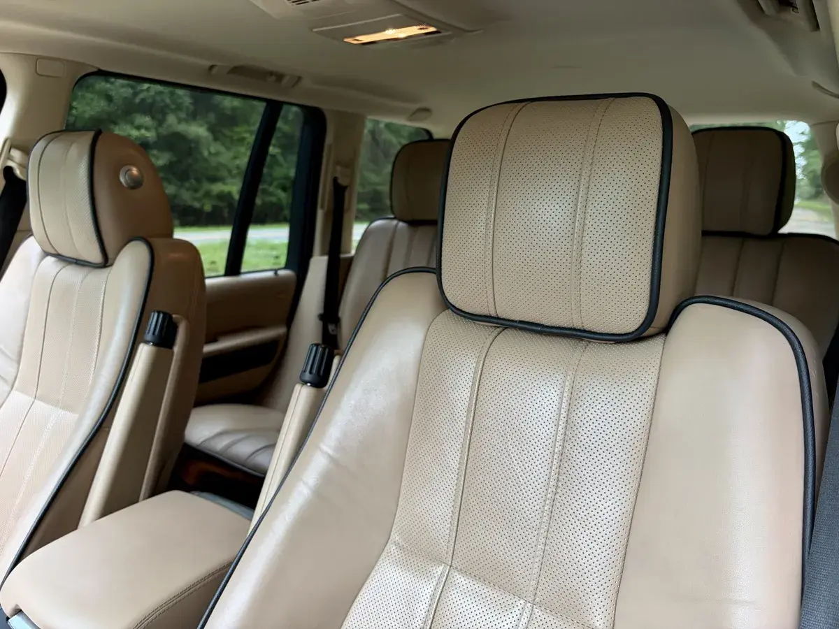 2012 Land Rover Range Rover HSE Luxury