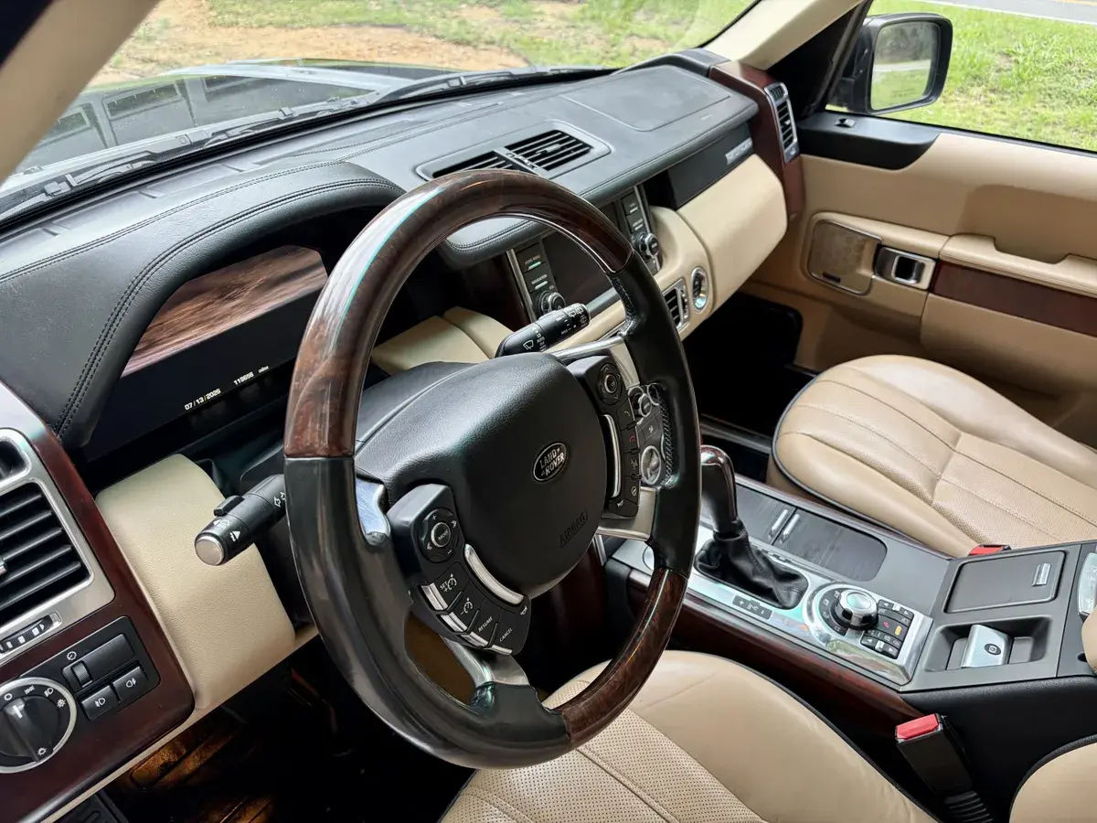 2012 Land Rover Range Rover HSE Luxury