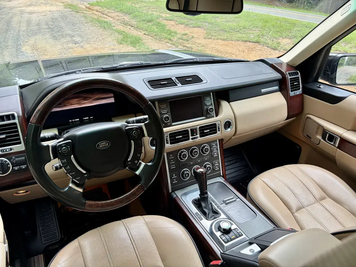 2012 Land Rover Range Rover HSE Luxury
