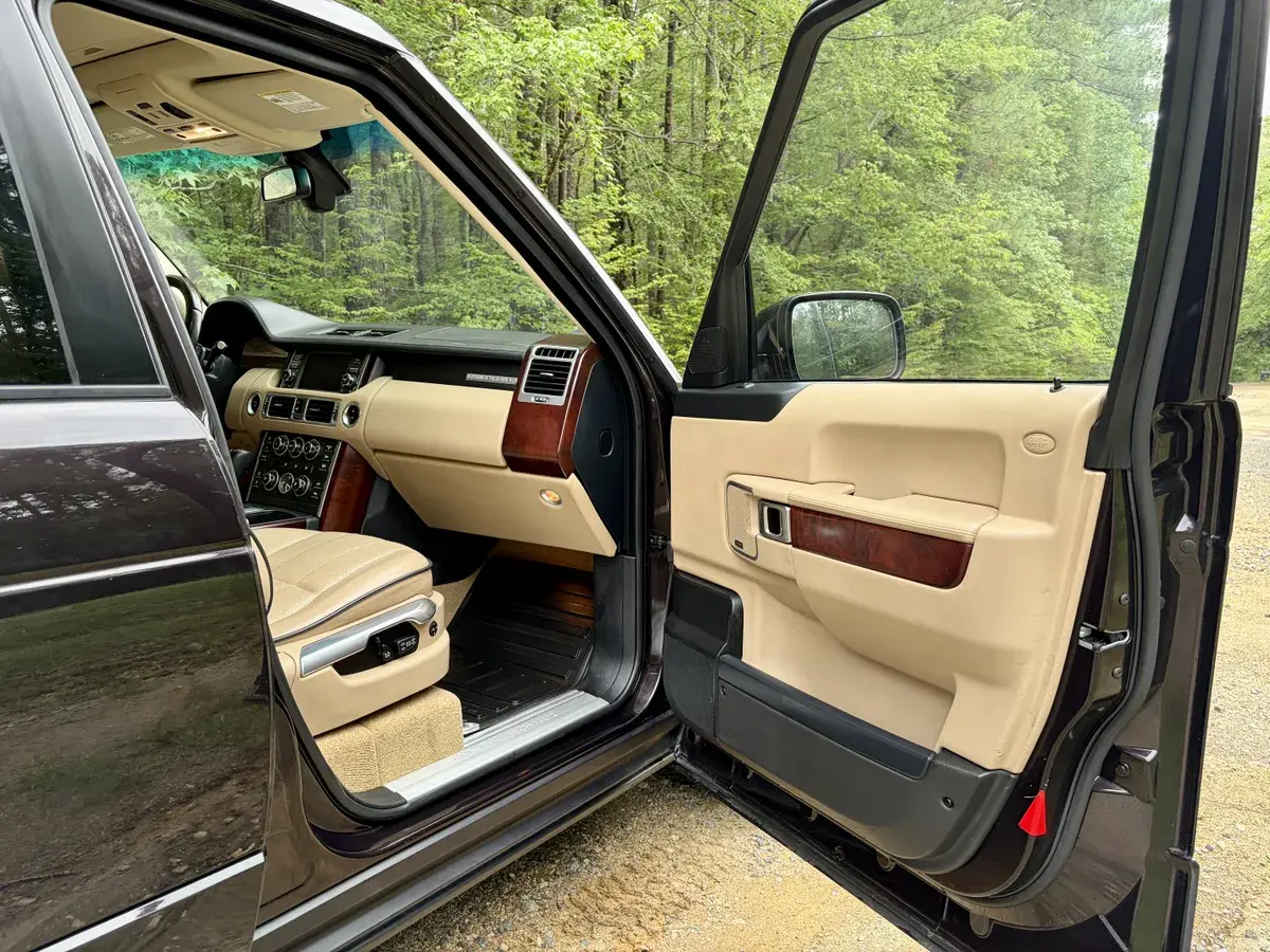 2012 Land Rover Range Rover HSE Luxury