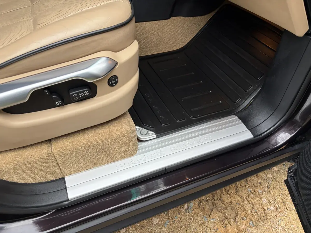 2012 Land Rover Range Rover HSE Luxury