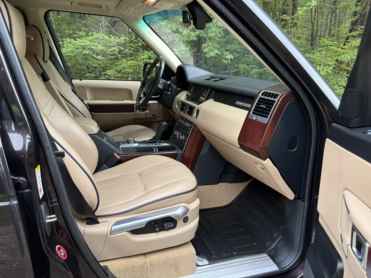 2012 Land Rover Range Rover HSE Luxury