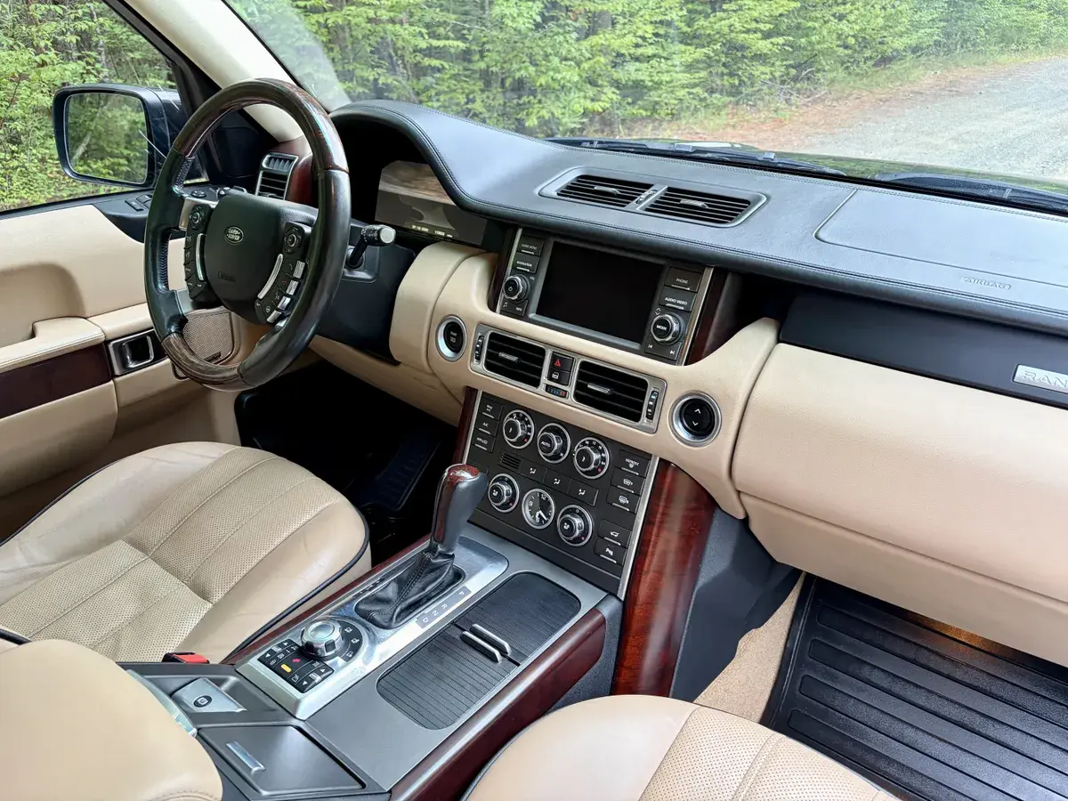 2012 Land Rover Range Rover HSE Luxury