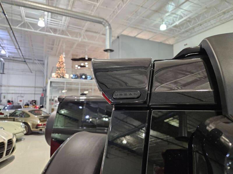 2025 Land Rover Defender 110 V8 Urban Widetrack