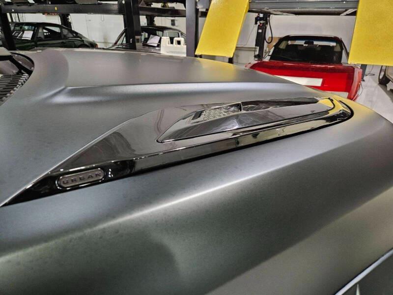 2025 Land Rover Defender 110 V8 Urban Widetrack