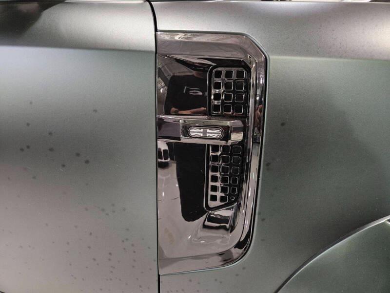 2025 Land Rover Defender 110 V8 Urban Widetrack