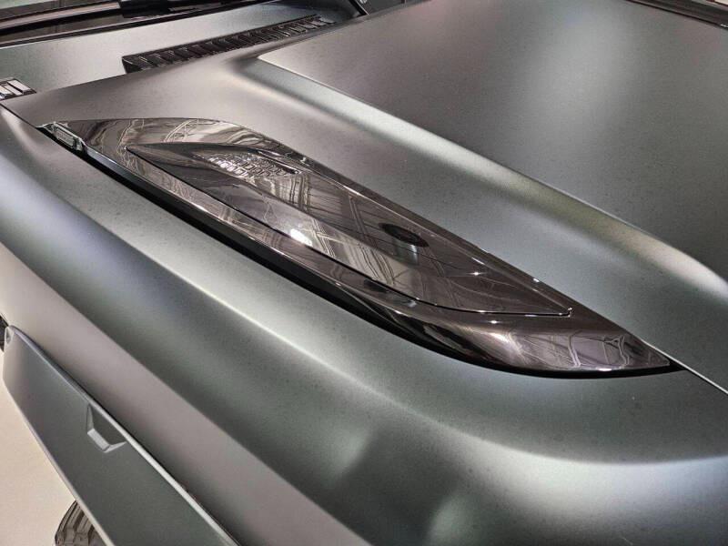 2025 Land Rover Defender 110 V8 Urban Widetrack