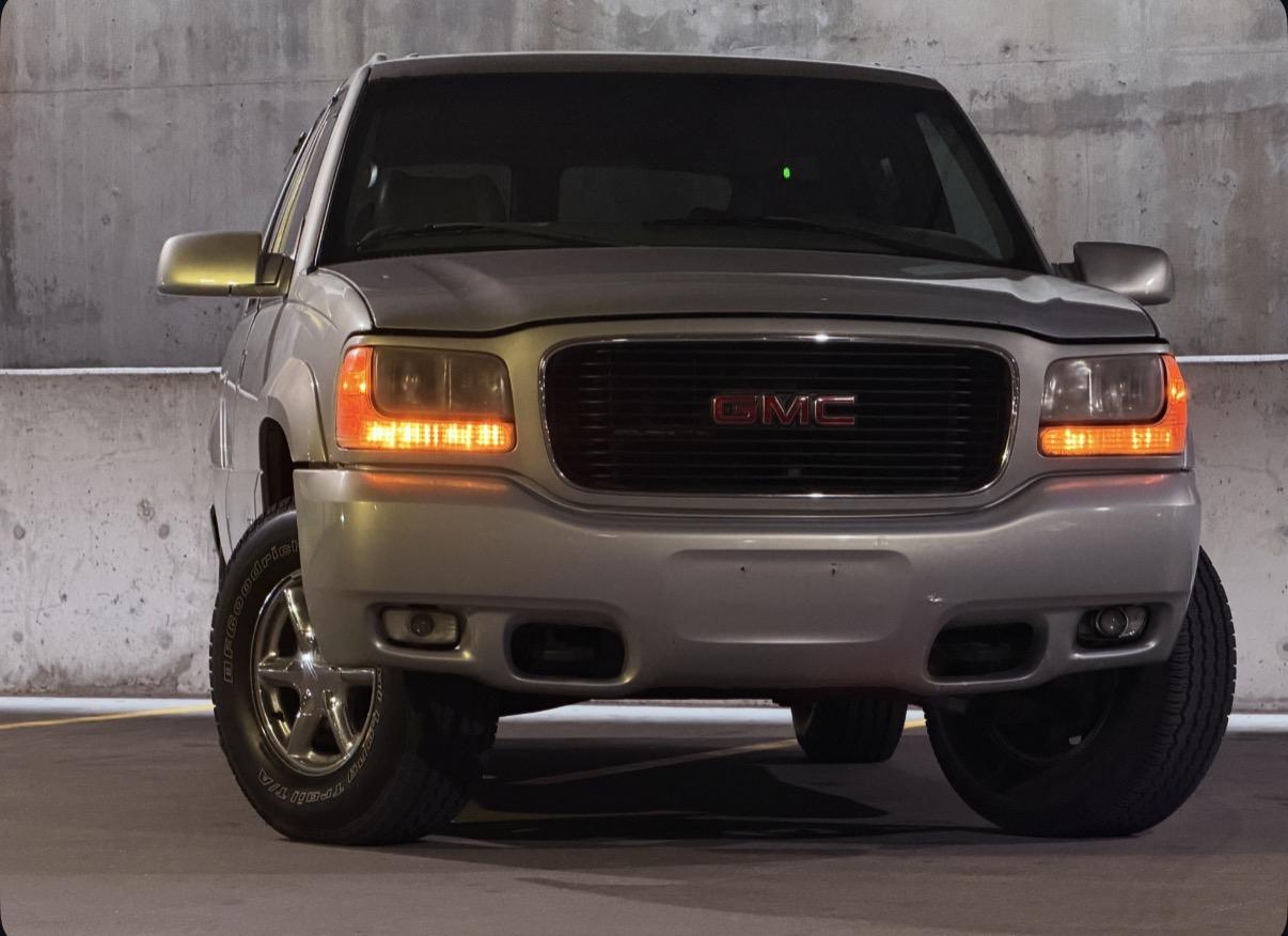 2000 GMC Yukon Denali - 3