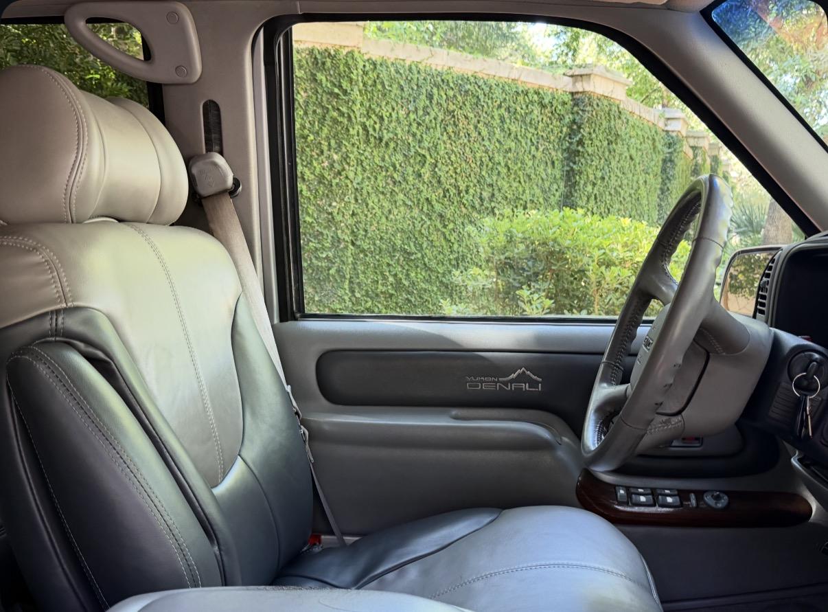 2000 GMC Yukon Denali