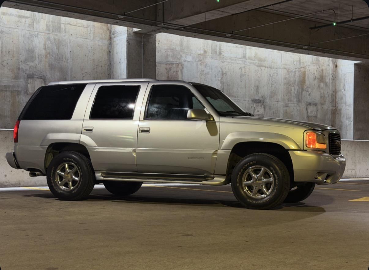 2000 GMC Yukon Denali - 2