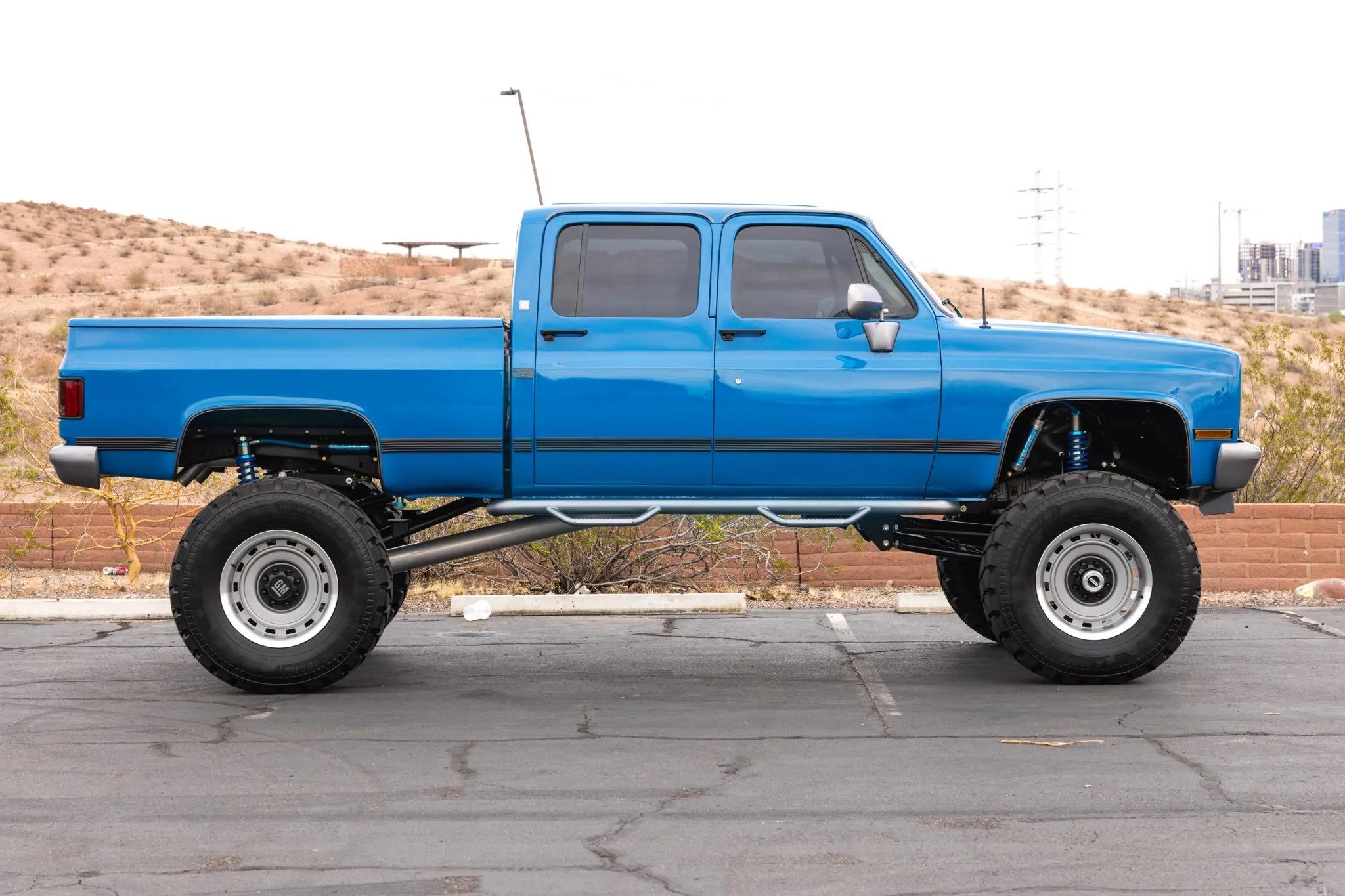 Custom 1989 GMC R3500 Crew Cab 4×4 - 5