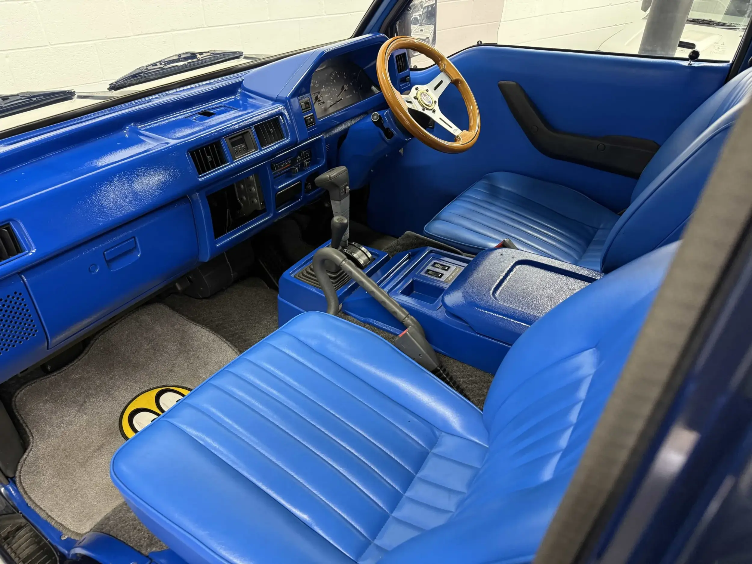 Lifted 1993 Mitsubishi Delica L300