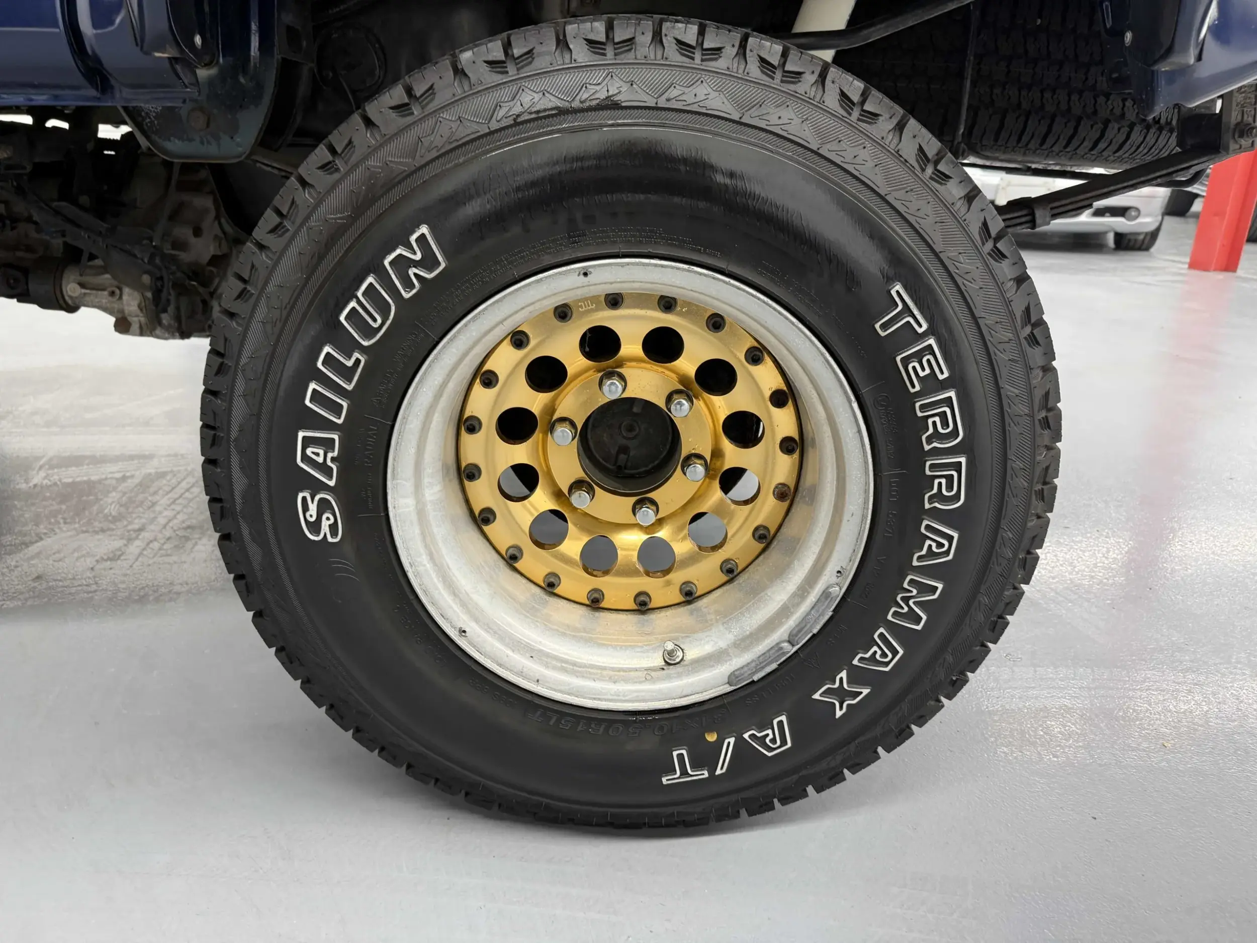 Lifted 1993 Mitsubishi Delica L300