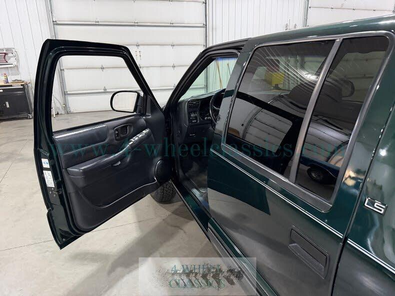 2003 Chevrolet S-10 LS