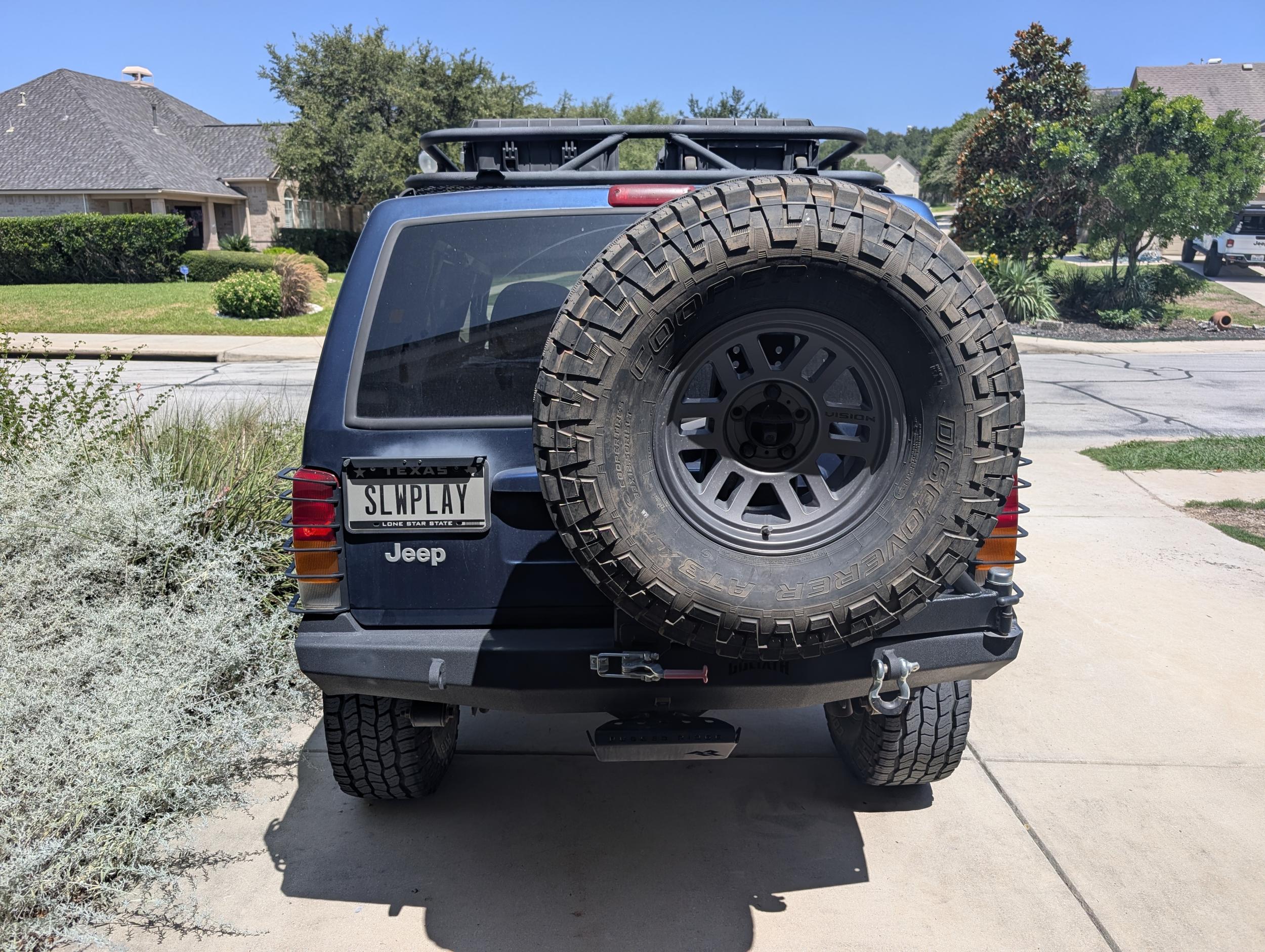 Heavily-Modified 2000 Jeep Cherokee Sport - 5
