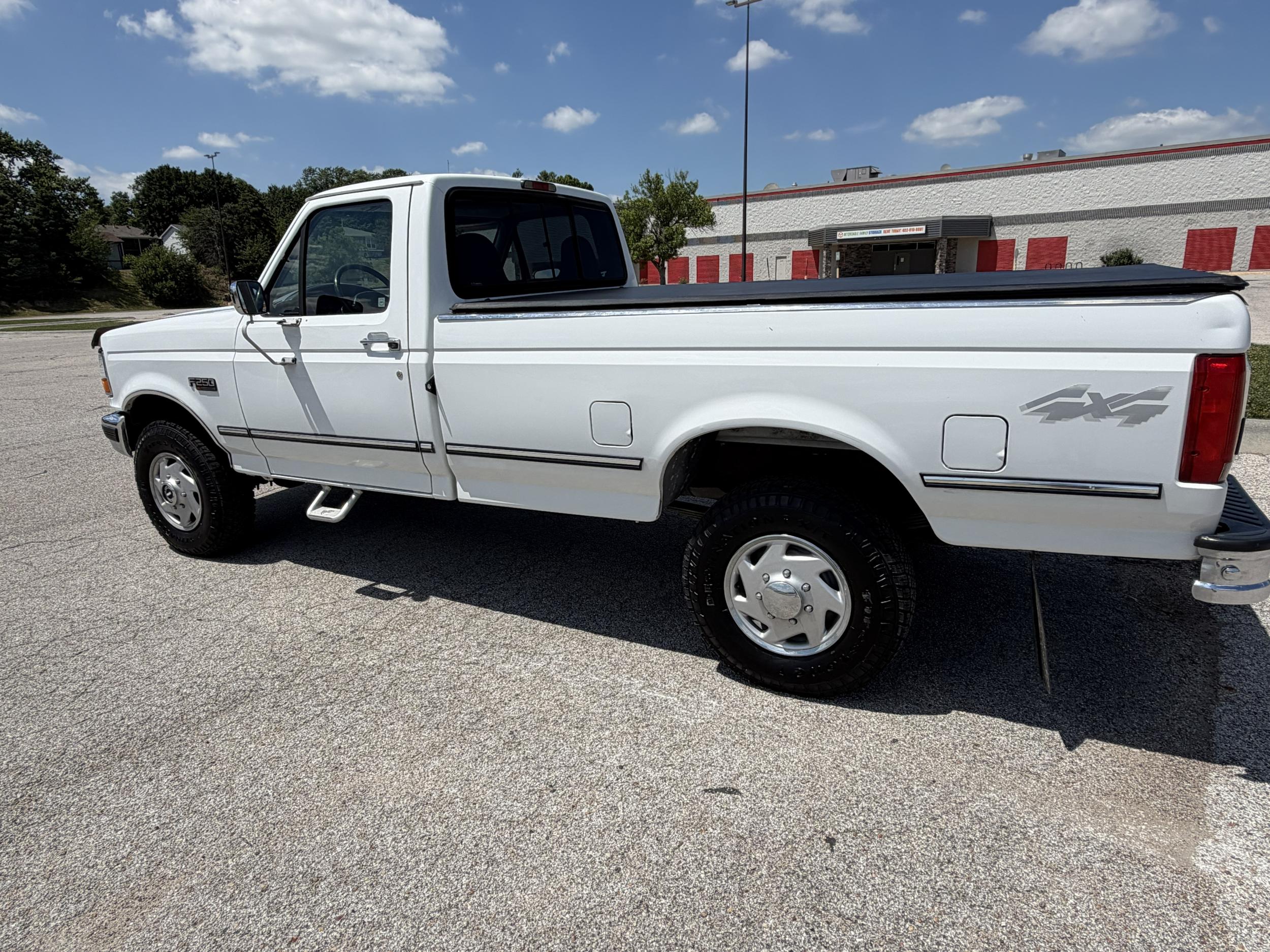 1995 Ford F-250 XLT - 3