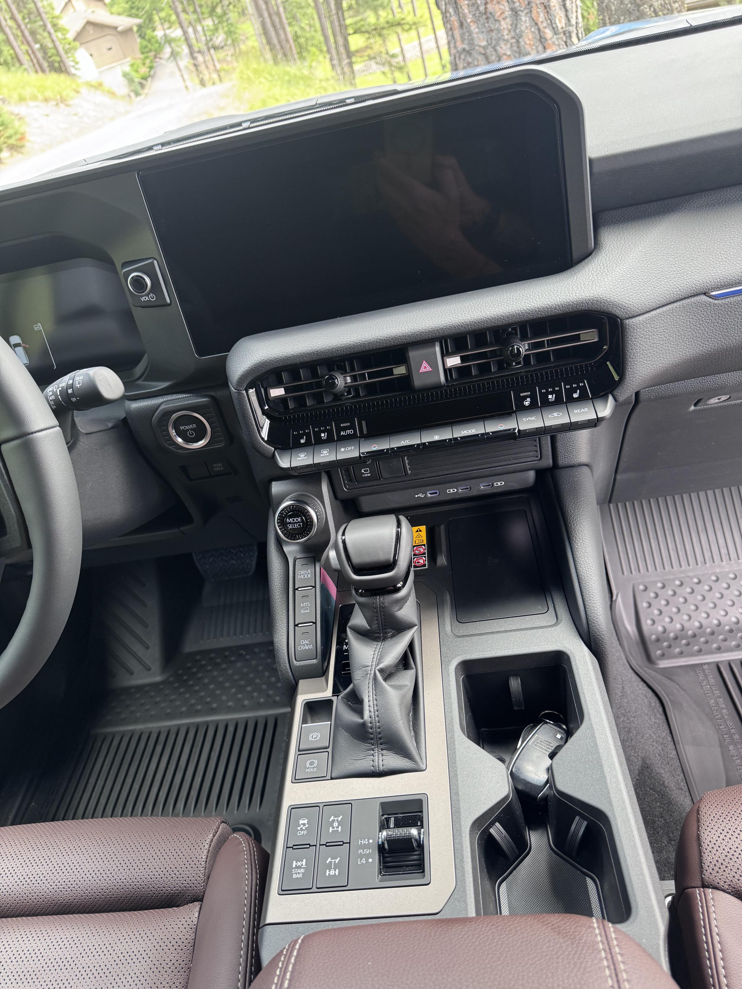 2025 Toyota Land Cruiser Heritage Edition