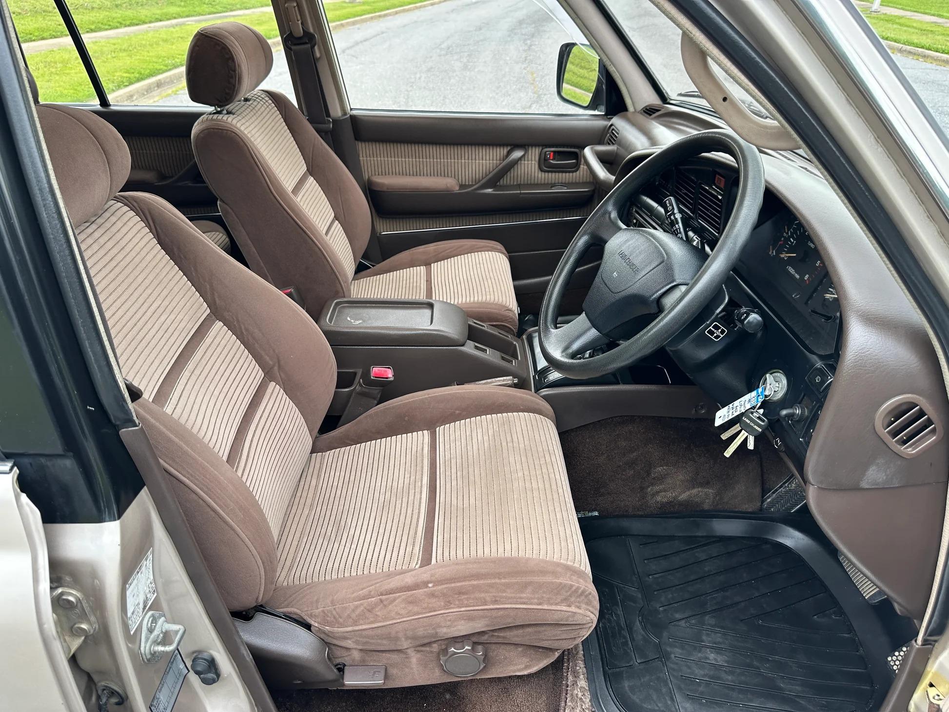 Triple-Locked 1991 Toyota Land Cruiser HDJ81 VX