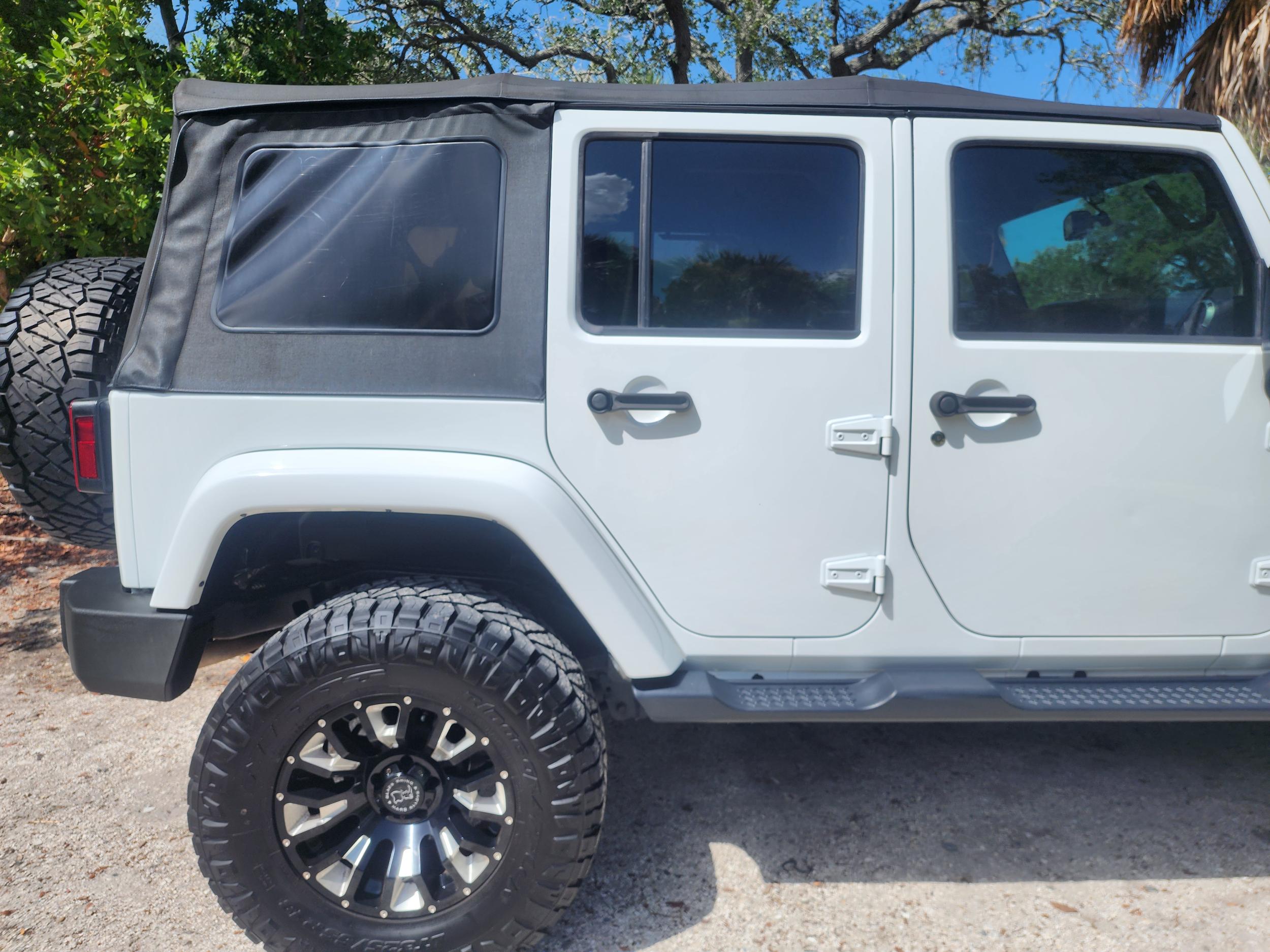 2017 Jeep Wrangler Sahara - 5