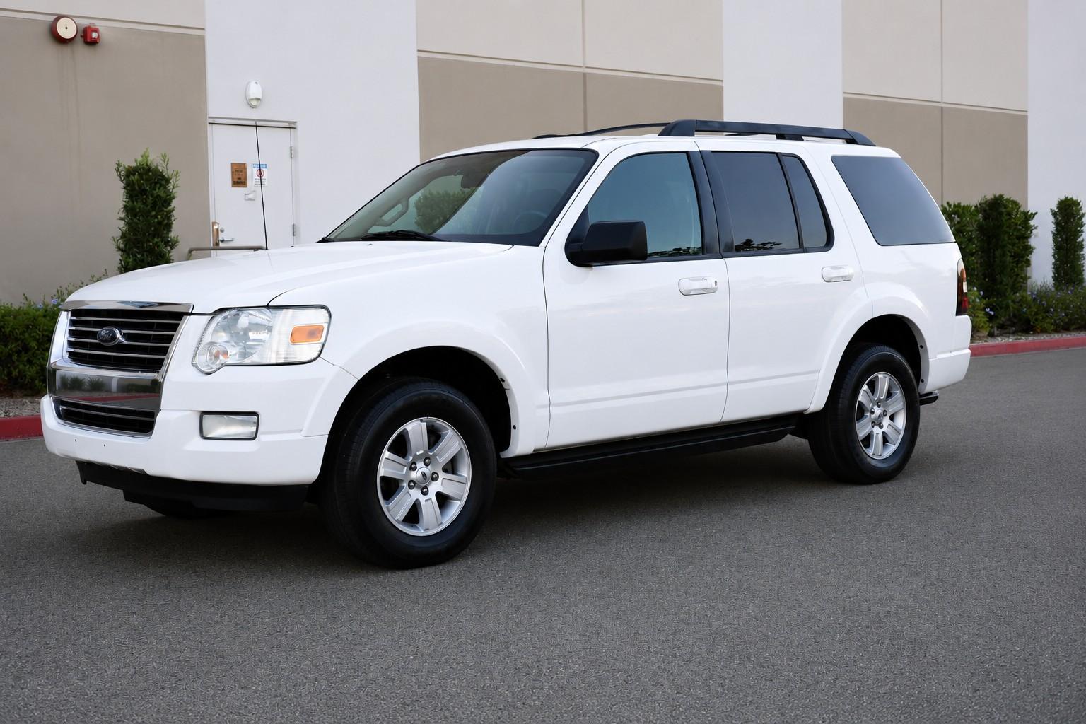 2010 Ford Explorer XLT - 5