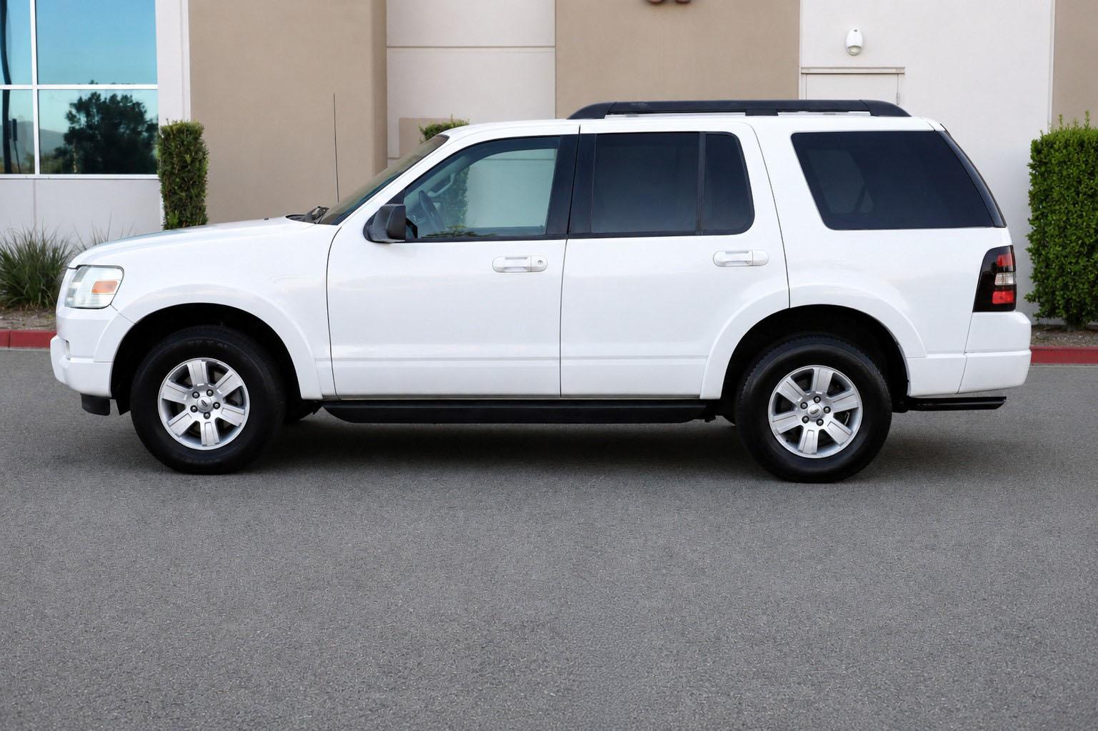 2010 Ford Explorer XLT - 2