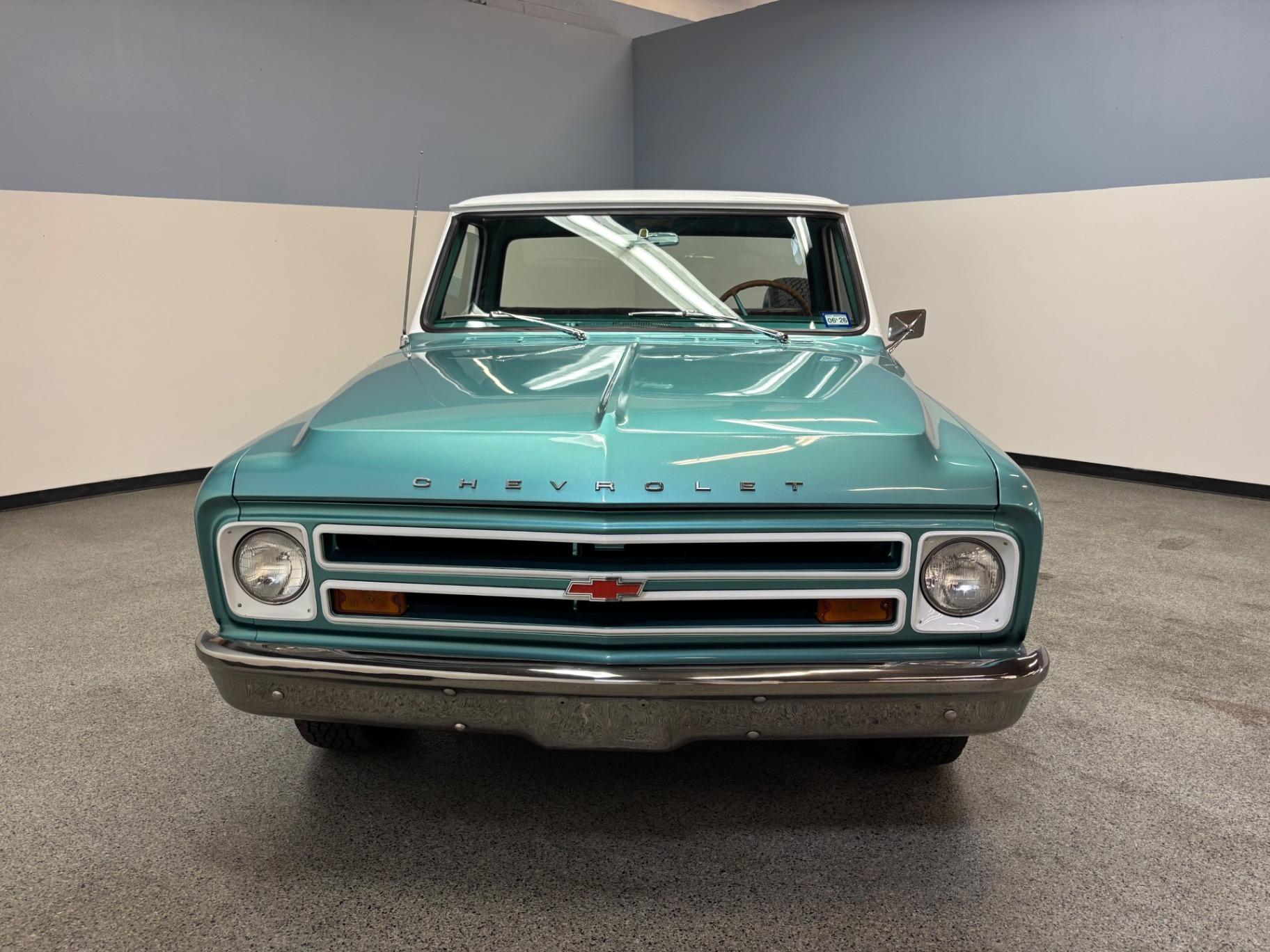 1968 Chevrolet C10 Fleetside - 3