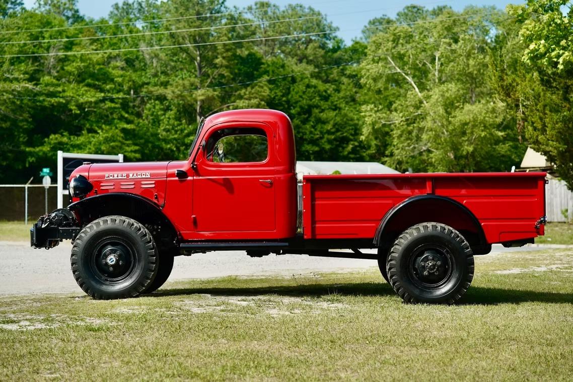 1961 Dodge Power Wagon WM300 - 2