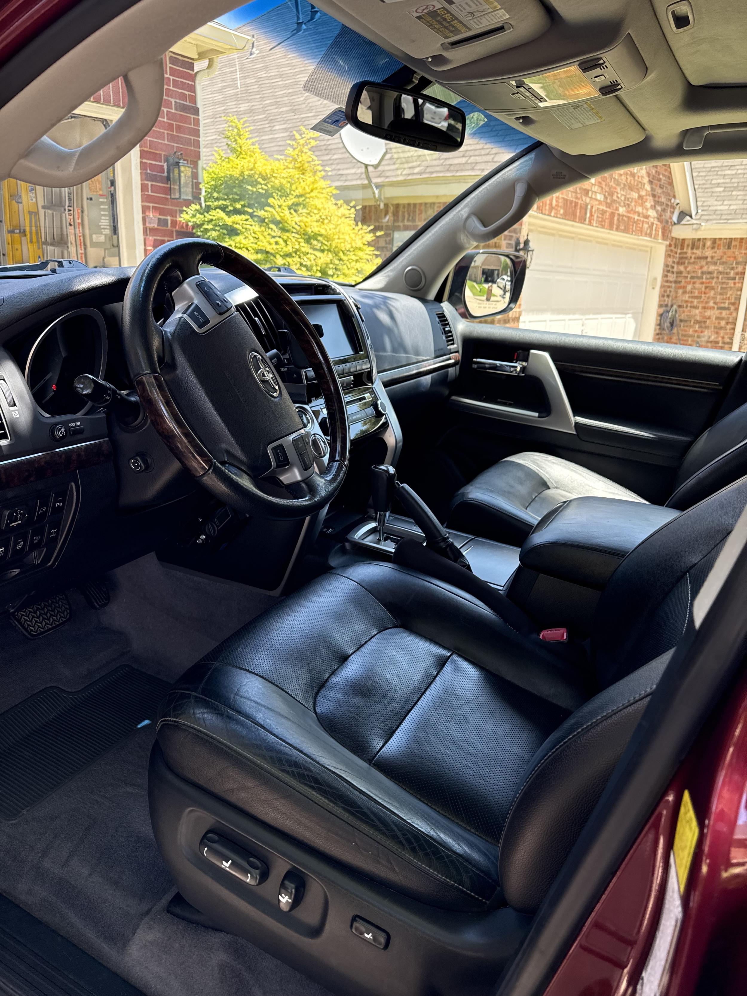 2014 Toyota Land Cruiser