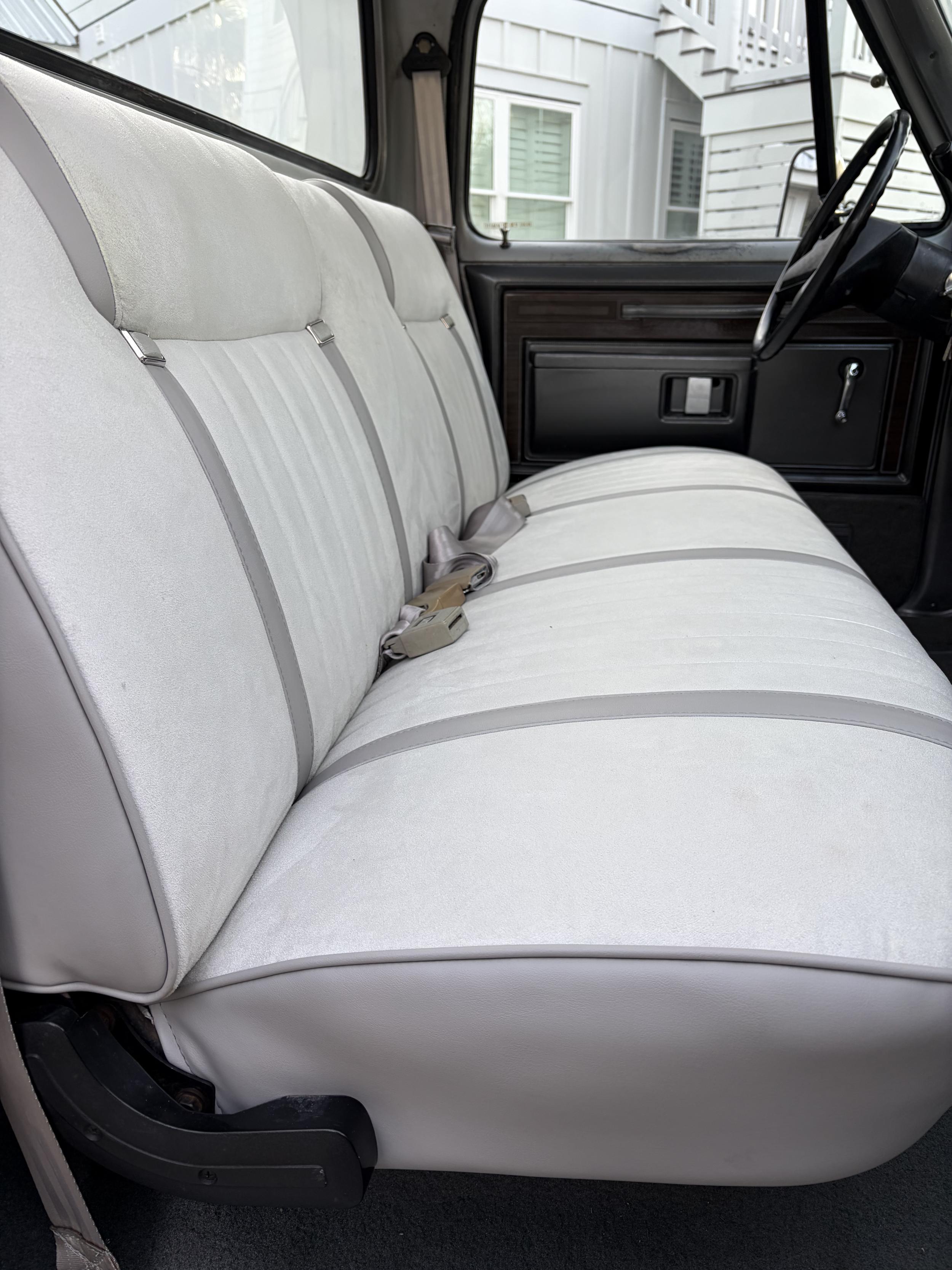 1985 Dodge D150 Royal SE Prospector