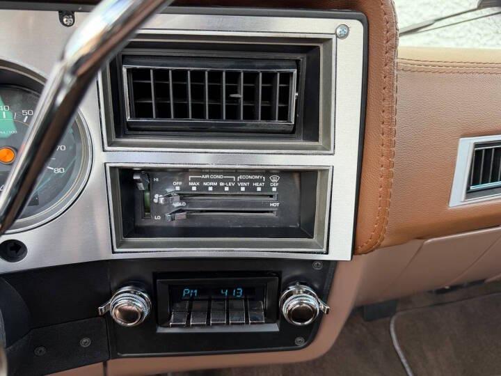 1985 Chevy C10 Silverado Show Truck