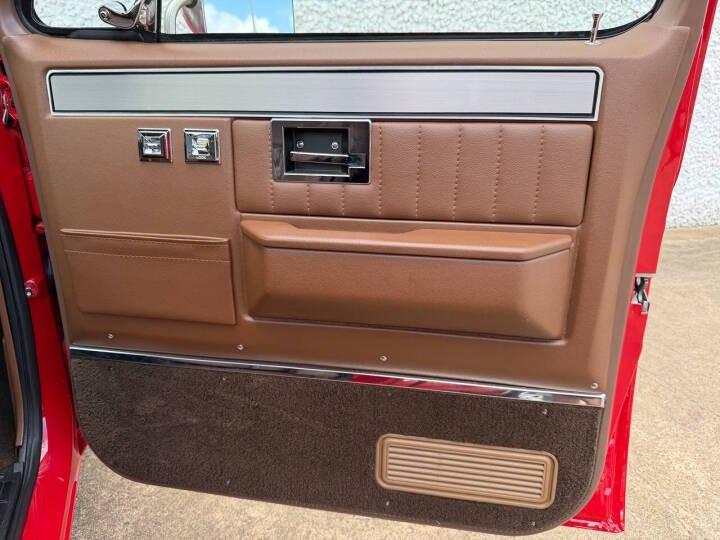 1985 Chevy C10 Silverado Show Truck