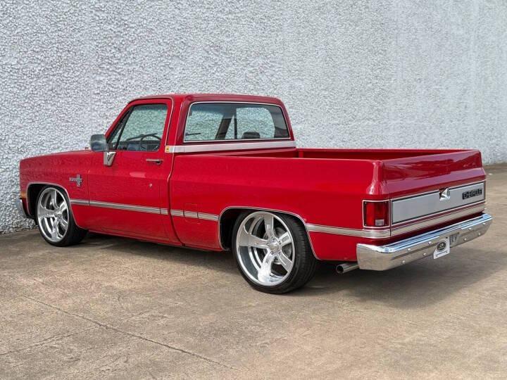 1985 Chevy C10 Silverado Show Truck - 3