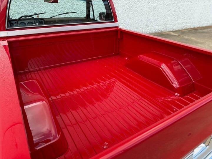 1985 Chevy C10 Silverado Show Truck