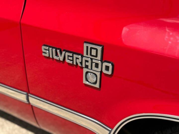 1985 Chevy C10 Silverado Show Truck