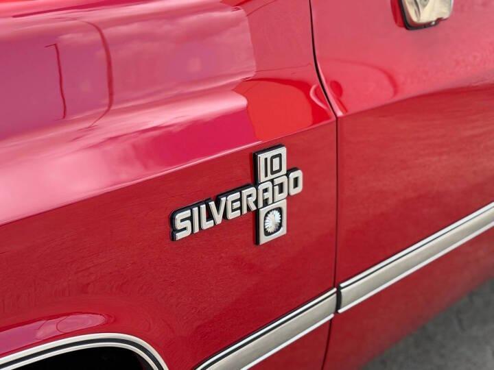 1985 Chevy C10 Silverado Show Truck