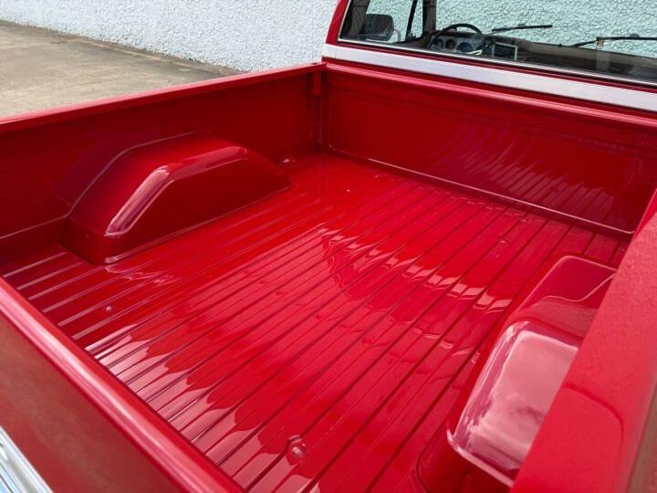 1985 Chevy C10 Silverado Show Truck
