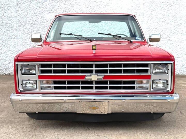 1985 Chevy C10 Silverado Show Truck - 4