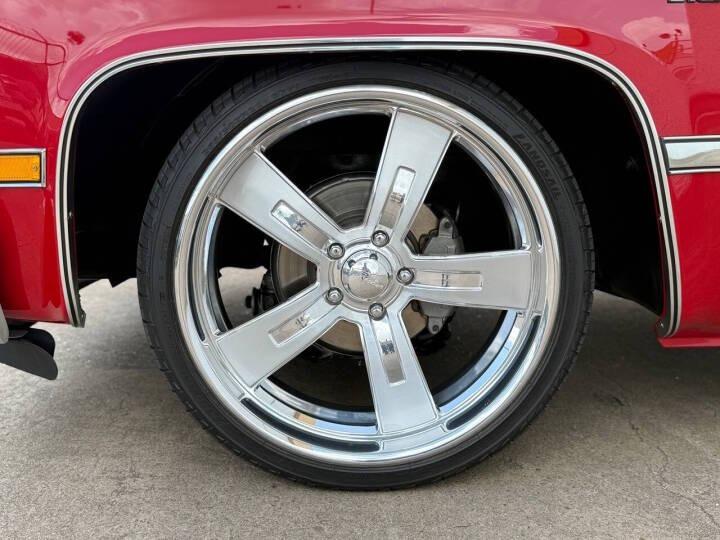 1985 Chevy C10 Silverado Show Truck