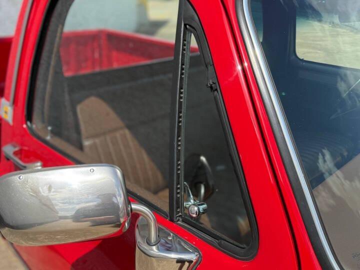 1985 Chevy C10 Silverado Show Truck