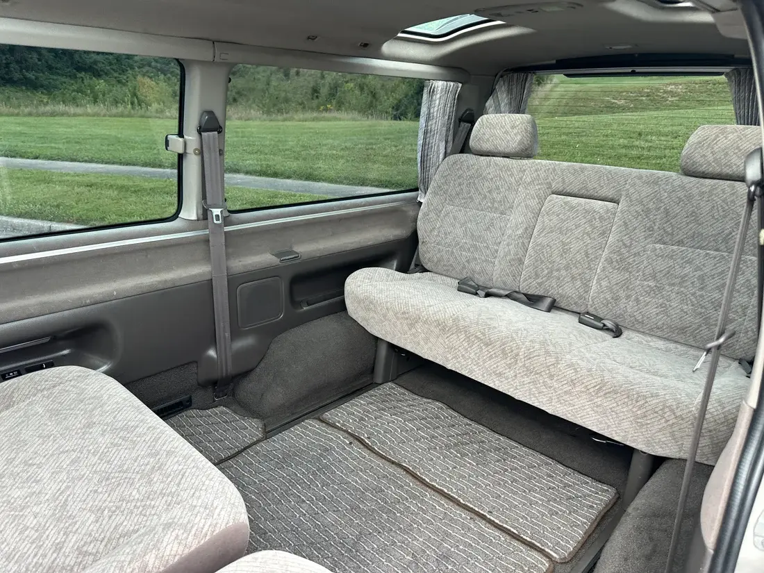 1998 Toyota HiAce Super Custom G KZH106