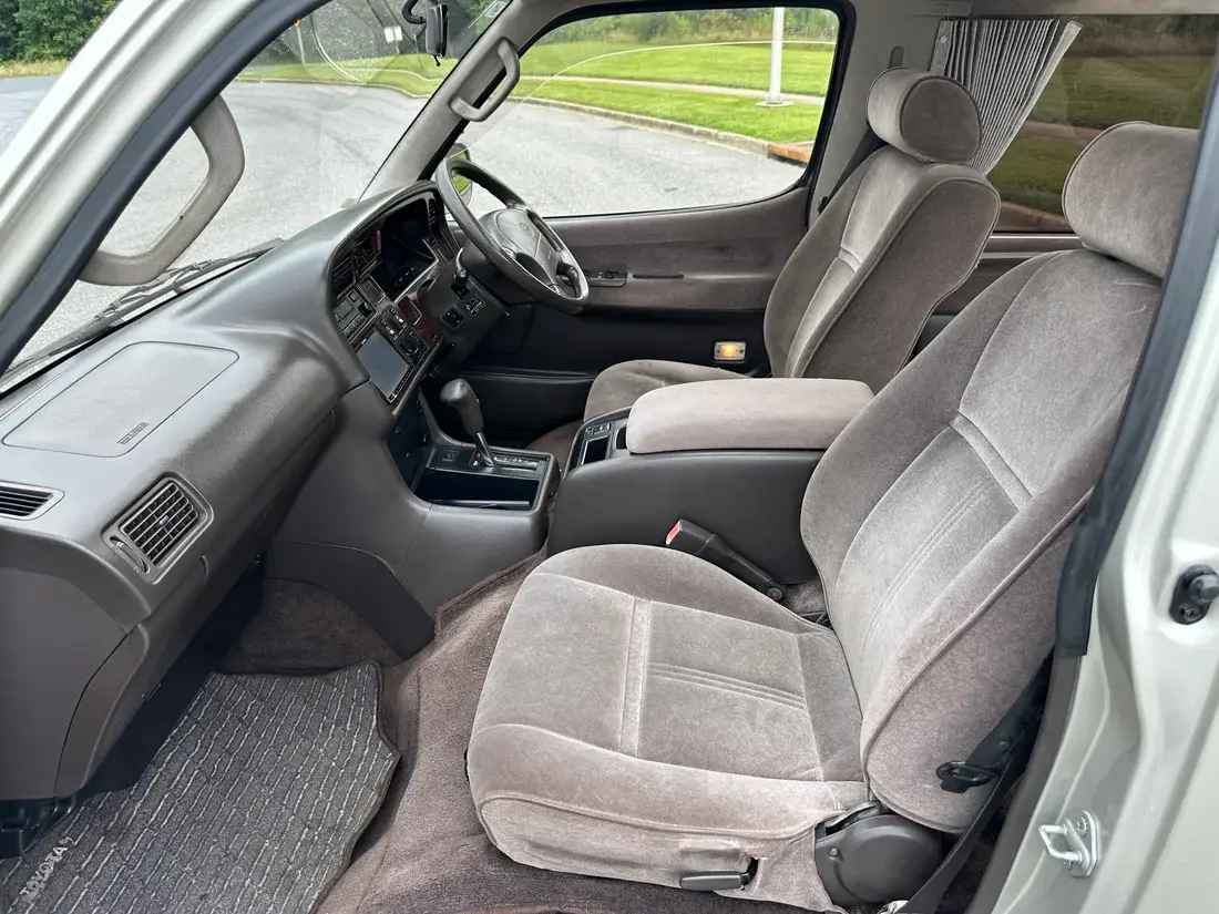 1998 Toyota HiAce Super Custom Limited